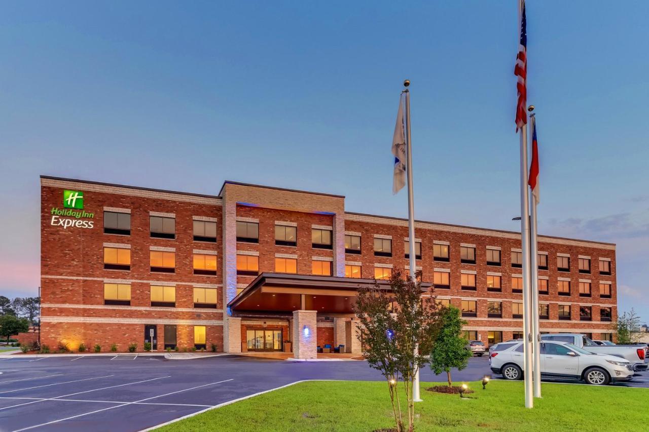 Holiday Inn Express - Wilmington - Porters Neck By Ihg Exterior photo